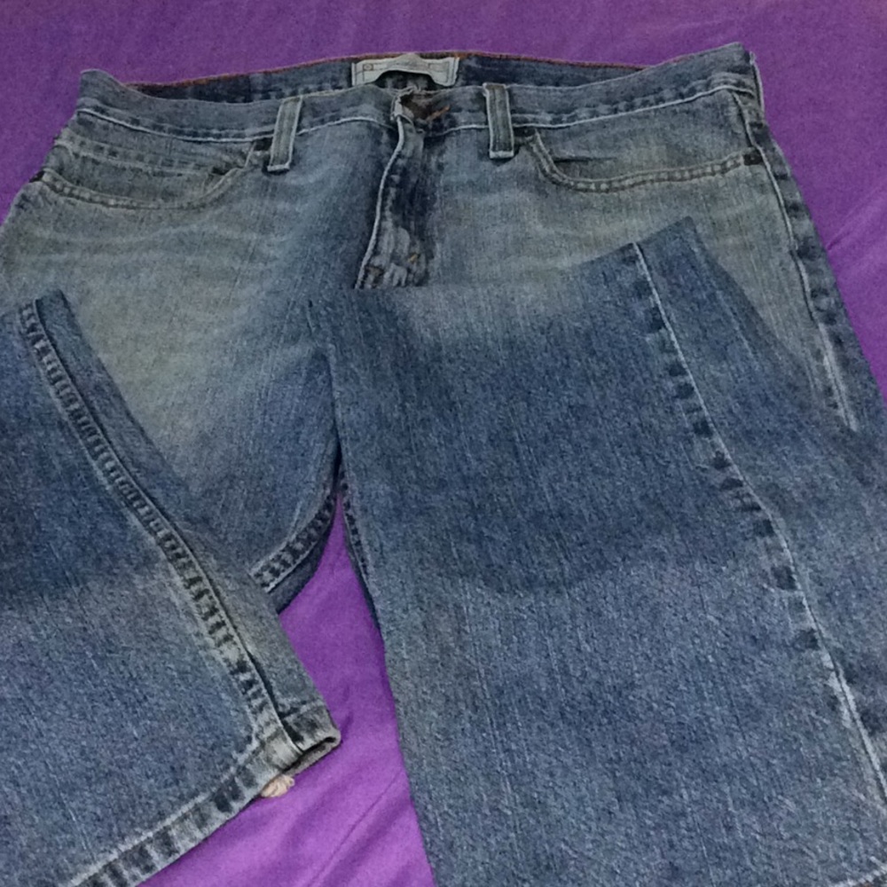 Levi Strauss signature blue jeans 32x32.  M31
